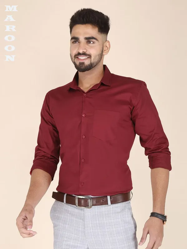Maroon_Cotton_Blend_Solid_Full_Sleeve_Shirt_For_Men