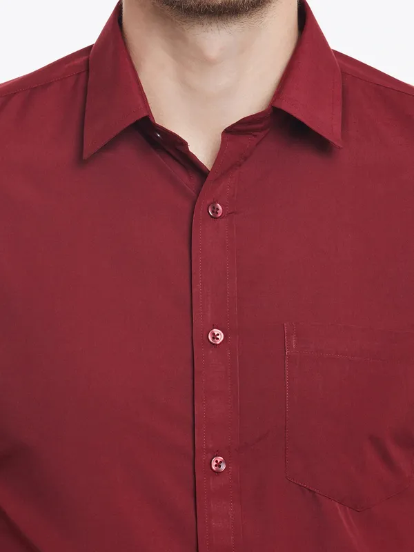 Maroon_Cotton_Blend_Solid_Full_Sleeve_Shirt_For_Men