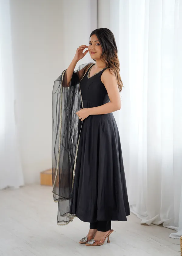 Black_Pure_Romansilk_Chanderi_Fully_Flair_Anarkali_With_Dupatta_Set_&_Pent
