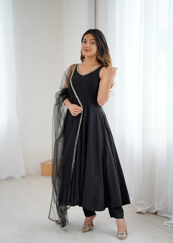 Black_Pure_Romansilk_Chanderi_Fully_Flair_Anarkali_With_Dupatta_Set_&_Pent