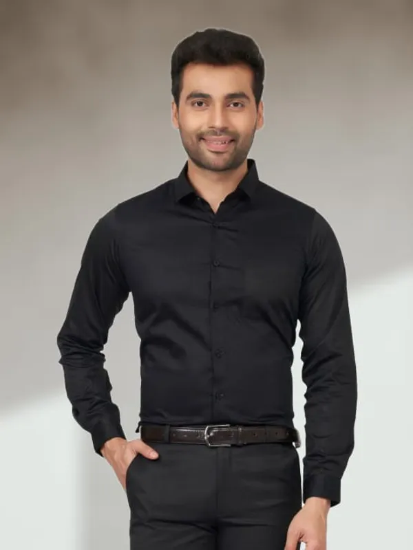 Black_Cotton_Blend_Solid_Full_Sleeve_Shirt_For_Men