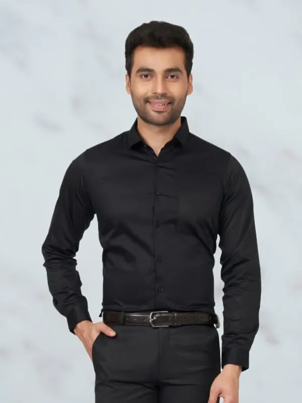 Black_Cotton_Blend_Solid_Full_Sleeve_Shirt_For_Men