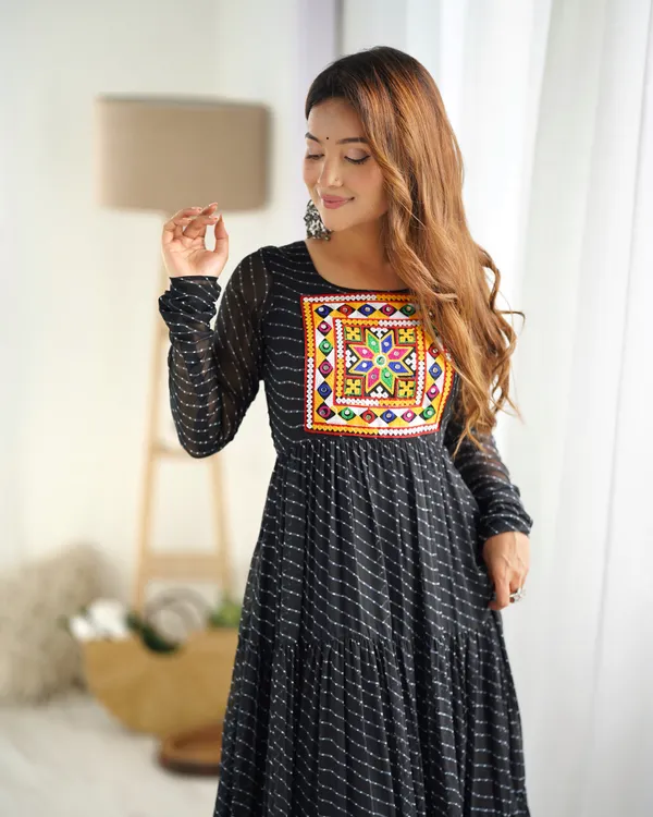 Black__Pure_Soft_Organza_Silk_Floral_Print_Fully_Flair_Kali_Pattern_Anarkali_With_Dupatta_Set_&_Pent