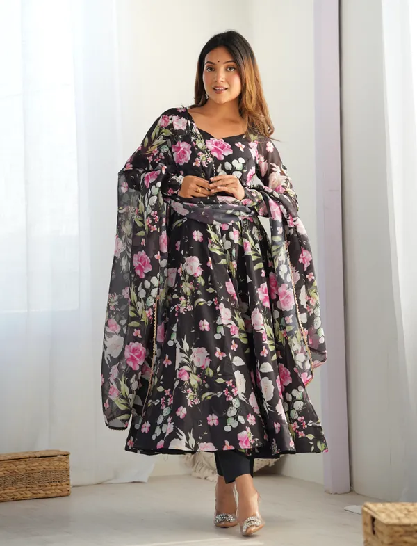 Black_Pure_Soft_Organza_Silk_Fully_Flair_Kali_Pattern_Anarkali_With_Dupatta_Set_&_Pent
