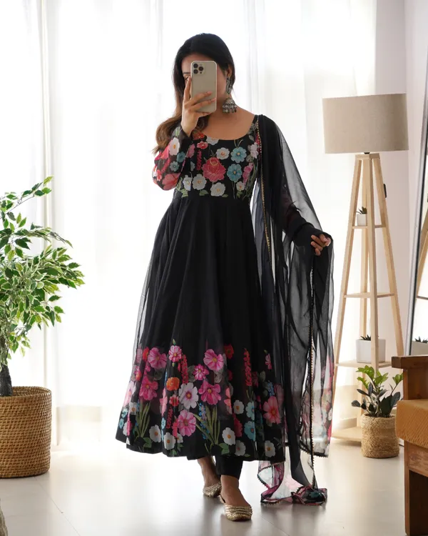 Black_Pure_Romansilk_Chanderi_Fully_Flair_Anarkali_With_Dupatta_Set_&_Pent