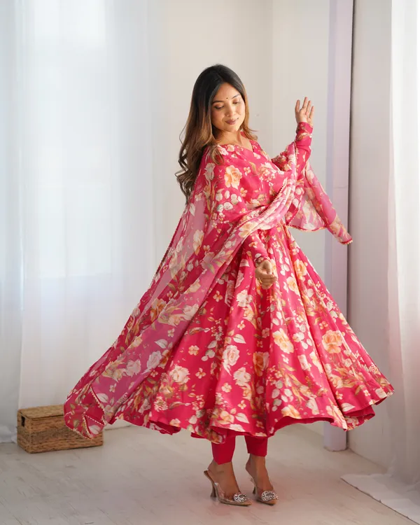 Pink_Pure_Soft_Organza_Silk_Fully_Flair_Kali_Pattern_Anarkali_With_Dupatta_Set_&_Pent