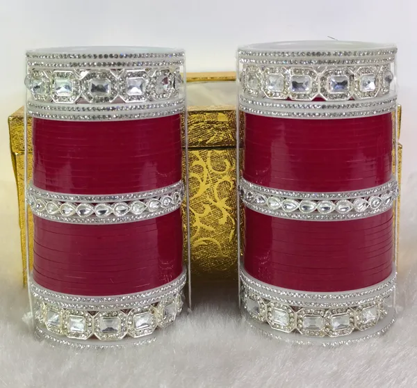 Blood_Red_Alloy,_Acrylic_Plastic_Bridal_Chooda_Set