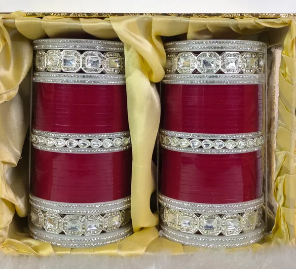 Blood_Red_Alloy,_Acrylic_Plastic_Bridal_Chooda_Set