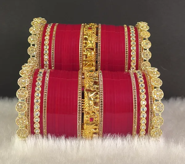 Blood_Red_Bridal_Chooda_Set_For_Wedding_With_Acrylic_Bangles_And_Alloy_Metal_Kada_Studded_With_Kundan_Stones