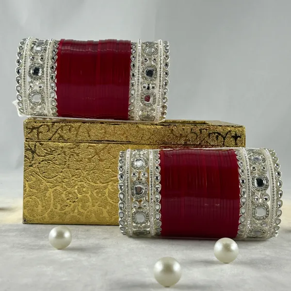 Blood_Red_Alloy,_Acrylic_Plastic_Bridal_Chooda_Set