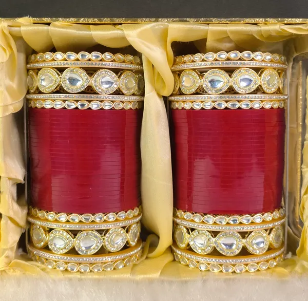 Blood_Red_Alloy,_Acrylic_Plastic_Bridal_Golden_Chooda_Set