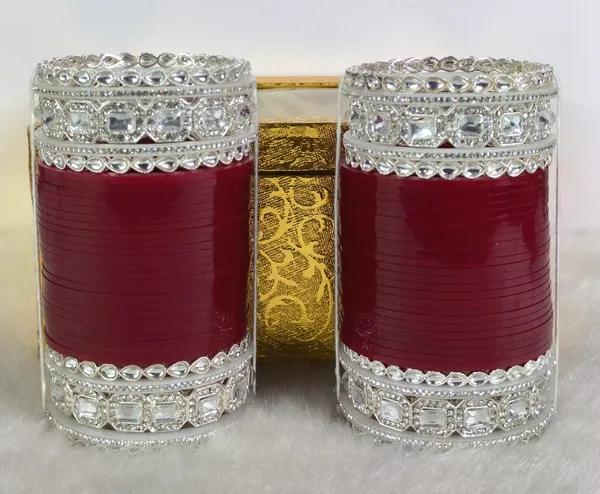 Blood_Red_Alloy,_Acrylic_Plastic_Bridal_Chooda_Set