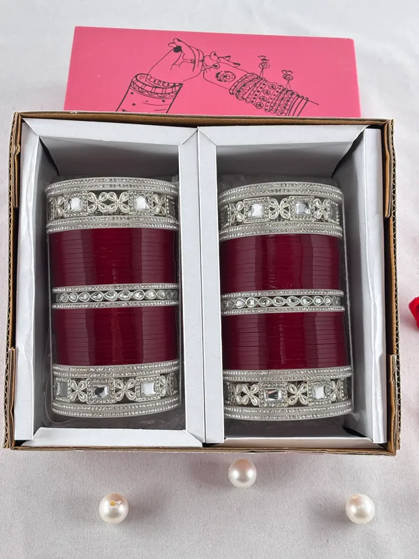Blood_Red_Alloy,_Acrylic_Plastic_Bridal_Chooda_Set