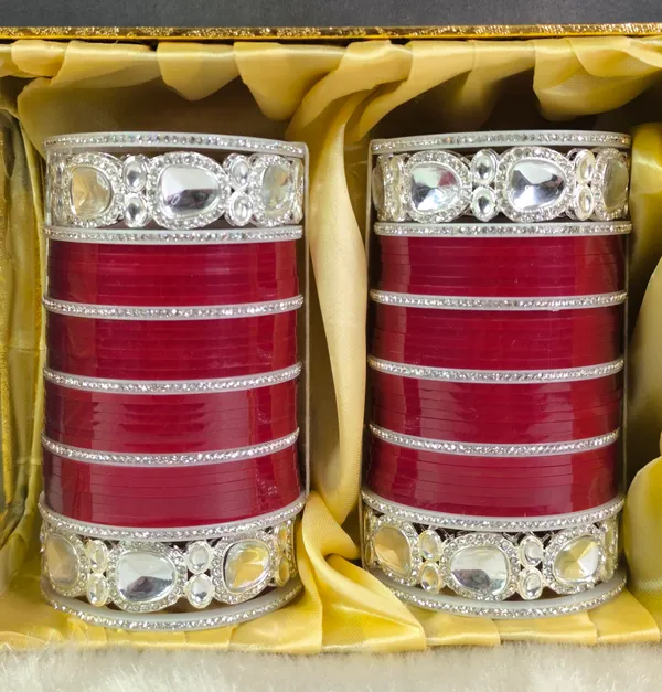Blood_Red_Alloy,_Acrylic_Plastic_Bridal_Chooda_Set