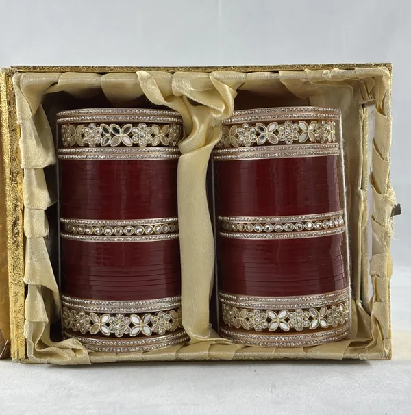 Blood_Red_Alloy,_Acrylic_Plastic_Bridal_Golden_Chooda_Set