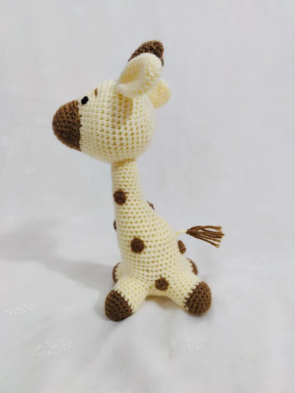 Cream_Woolen_Giraffe_Handmade_Soft_Toy_For_Kids_&_Babies