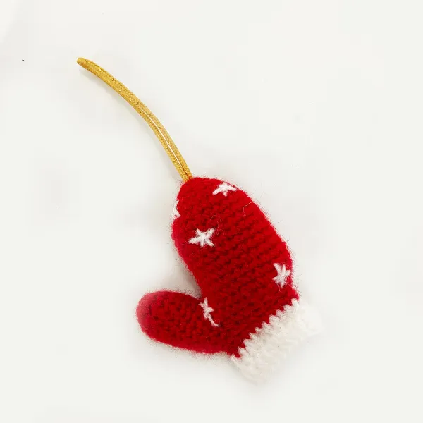 Red_Woolen_Toys_Home_Decor