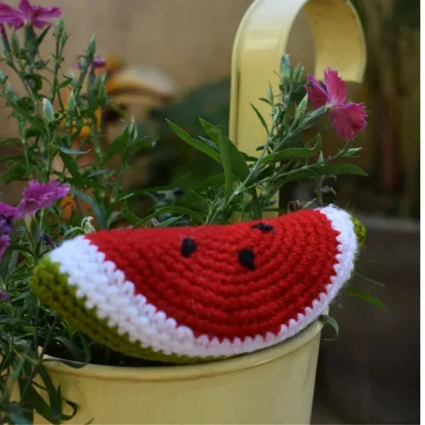 Red_Woolen_Toys_Home_Decor