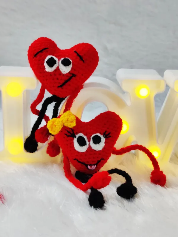 Red_Woolen_Toys_Home_Decor
