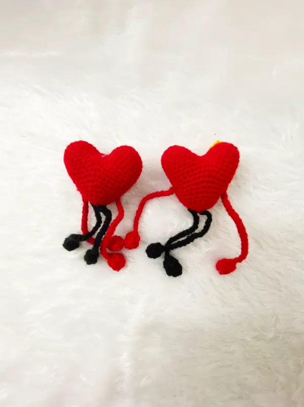 Red_Woolen_Toys_Home_Decor