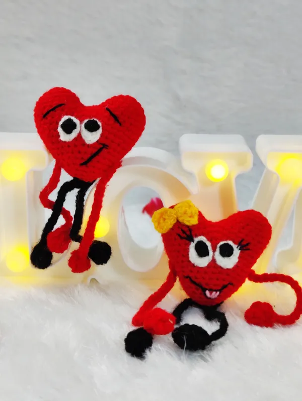 Red_Woolen_Toys_Home_Decor