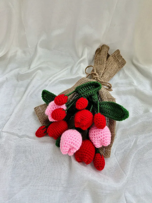 Red_Woolen_Flowers_Home_Decor