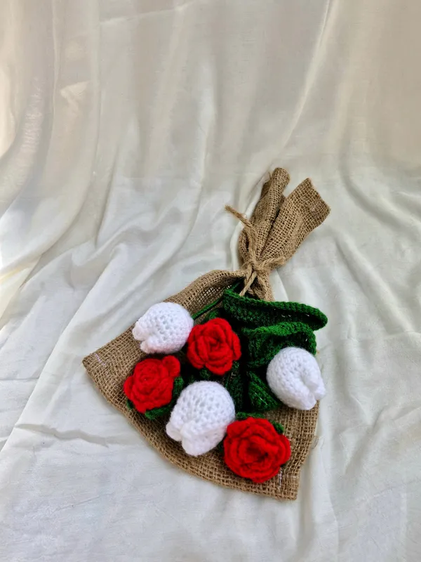 Red_Woolen_Flowers_Home_Decor