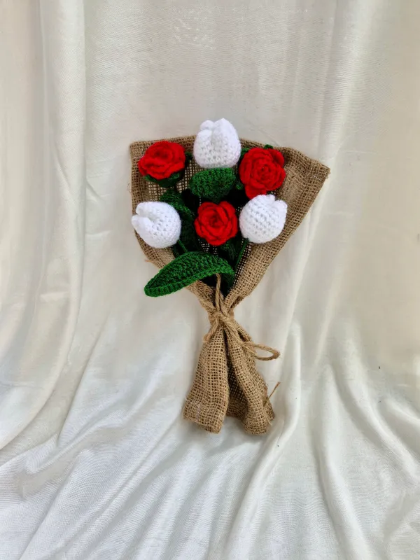 Red_Woolen_Flowers_Home_Decor