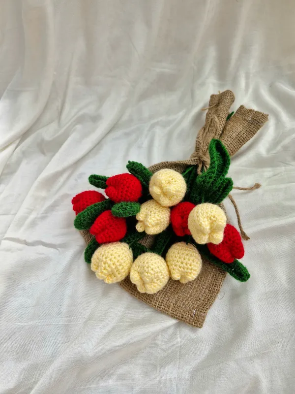 Red_Woolen_Flowers_Home_Decor