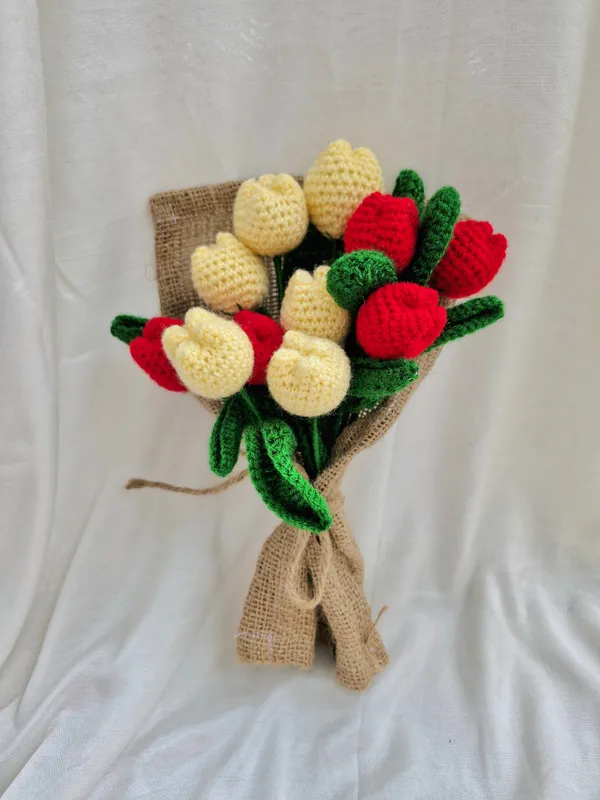 Red_Woolen_Flowers_Home_Decor