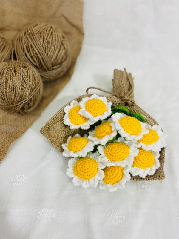 White_Woolen_Flower_For_Home_Decor