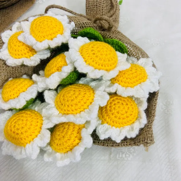 White_Woolen_Flower_For_Home_Decor