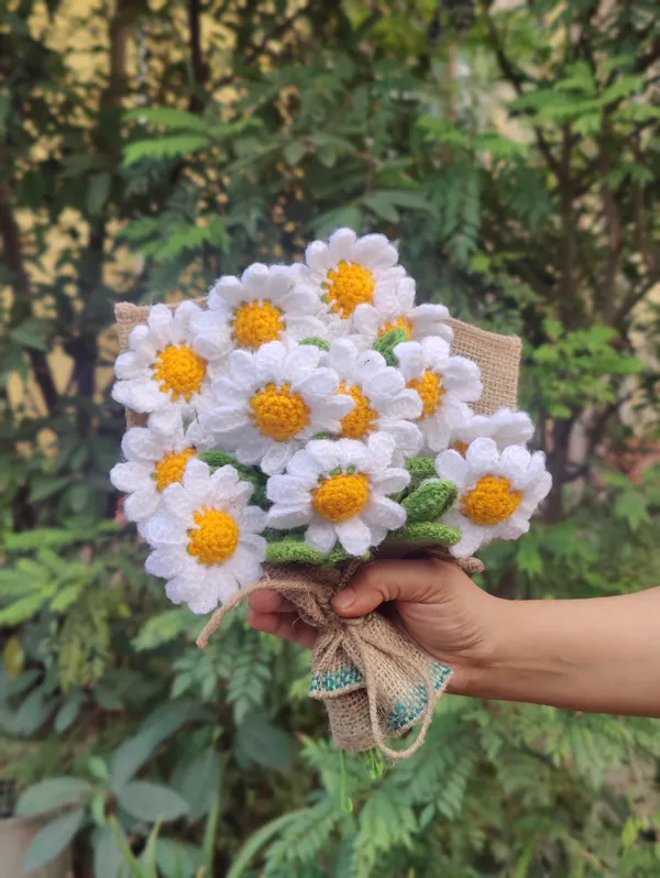 White_Woolen_Flower_For_Home_Decor