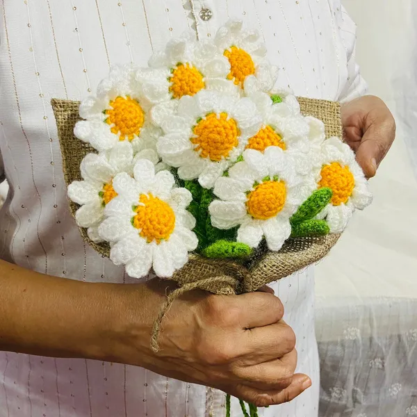 White_Woolen_Flower_For_Home_Decor