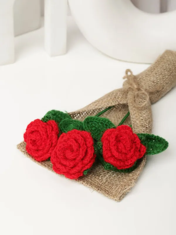 Red_Woolen_Flower_For_Home_Decor