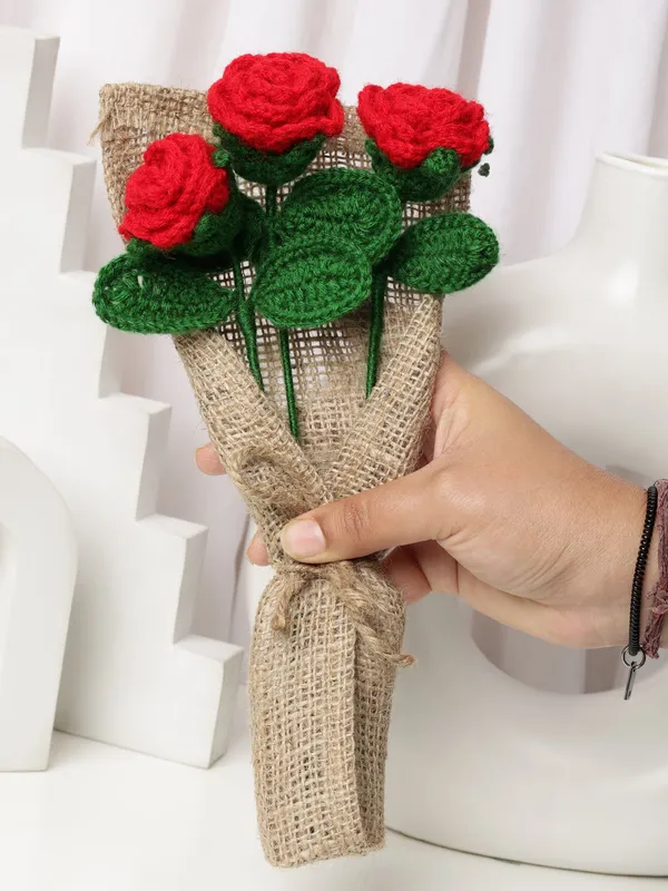 Red_Woolen_Flower_For_Home_Decor