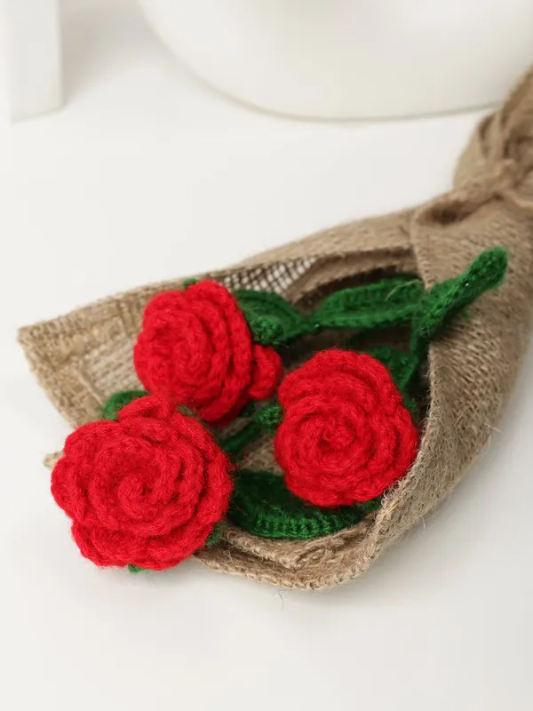Red_Woolen_Flower_For_Home_Decor