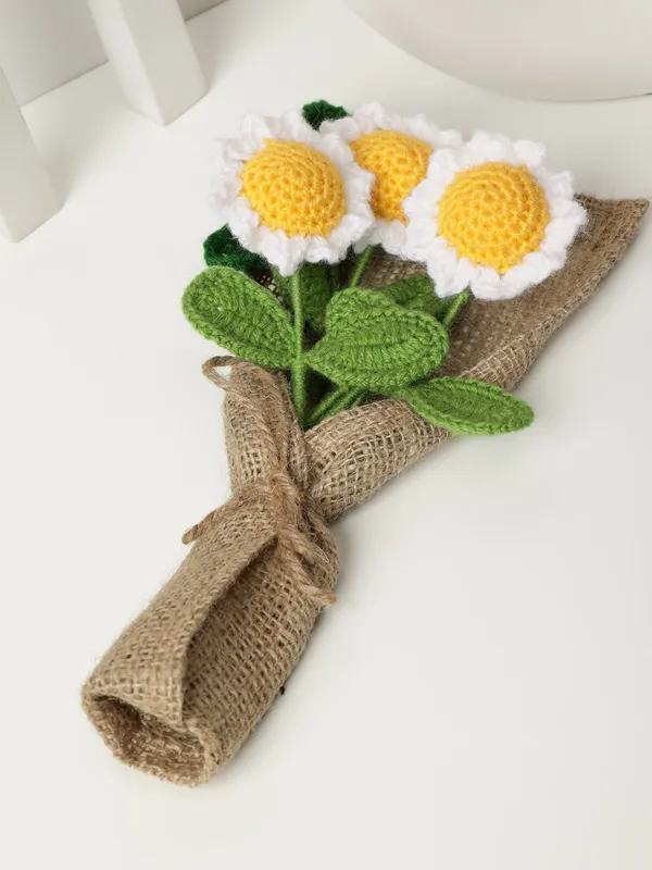White_Woolen_Flower_For_Home_Decor