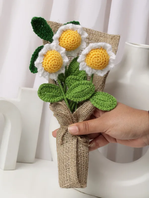 White_Woolen_Flower_For_Home_Decor