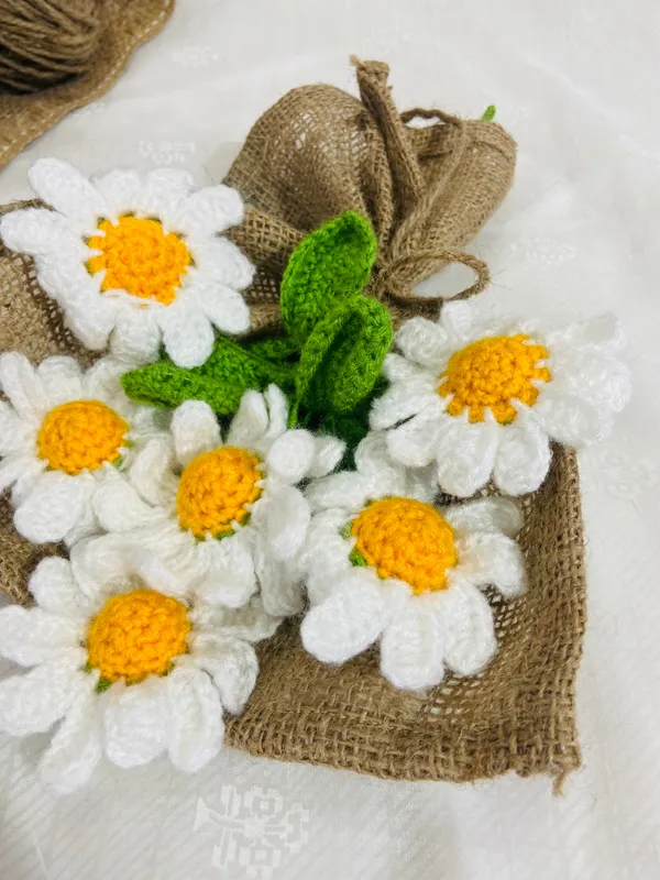 White_Woolen_Flowers_Home_Decor