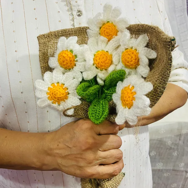 White_Woolen_Flowers_Home_Decor