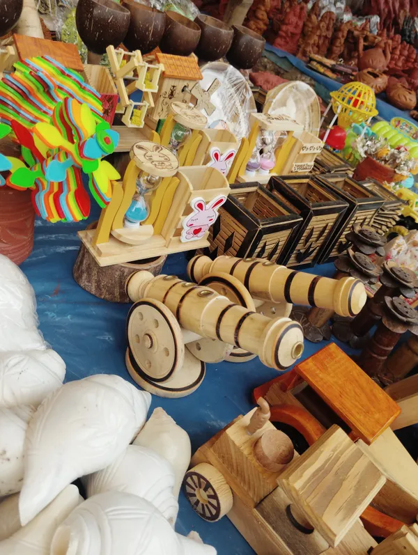Multicolour_Natural_Wood_Toy_Cannon_For_Indoor