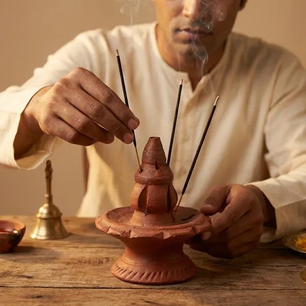 Brown_Terracotta_Clay_Incense_Holder_For_Indoor