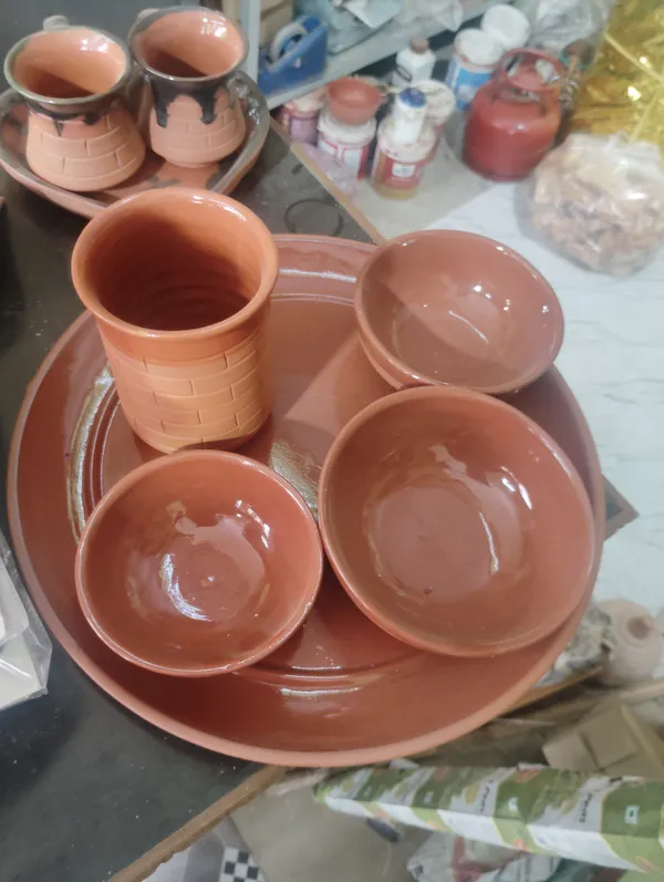 Brown_Terracotta_Clay_Clay_Dinner_Set_For_Indoor