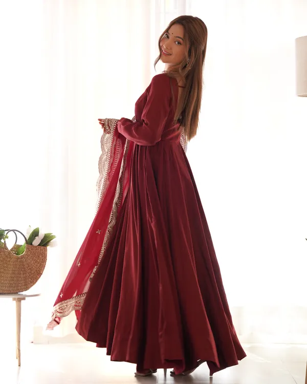 Maroon_Heavy_Pure_Romansilk_Chanderi_Fabric_Anarkali_For_Women_Fully_Stitched