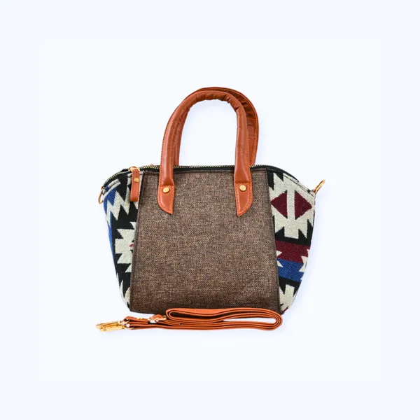 Black_Sling_Bag_For_Women