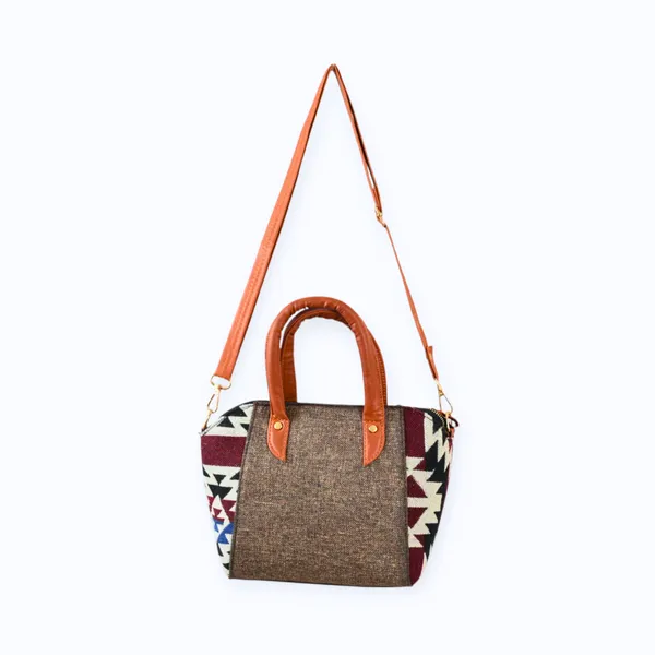 Black_Sling_Bag_For_Women