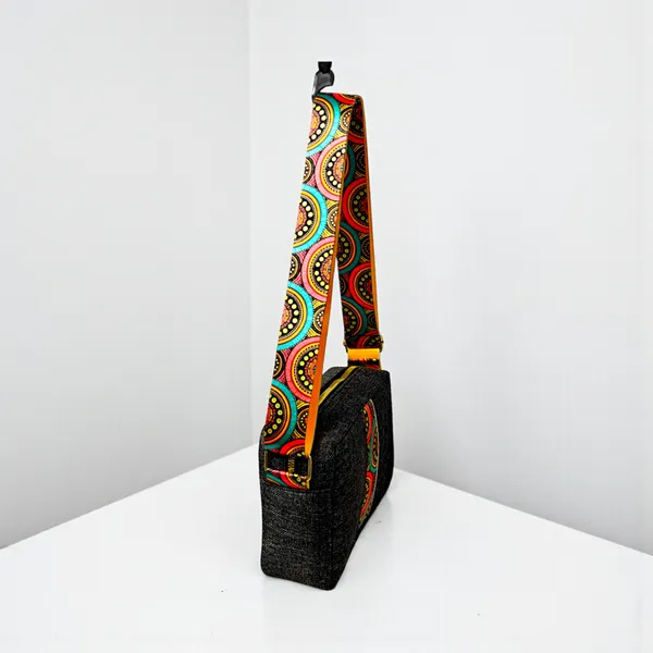 Black_Casual_Sling_Bag_For_Women