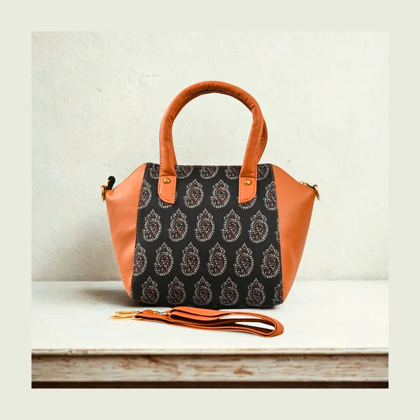 Black_&_Brown_Canvas_Shoulder_Bag_For_Women