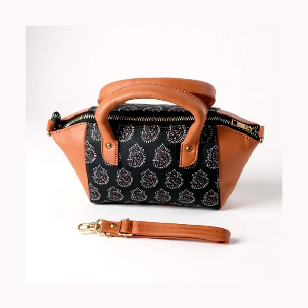 Black_&_Brown_Canvas_Shoulder_Bag_For_Women